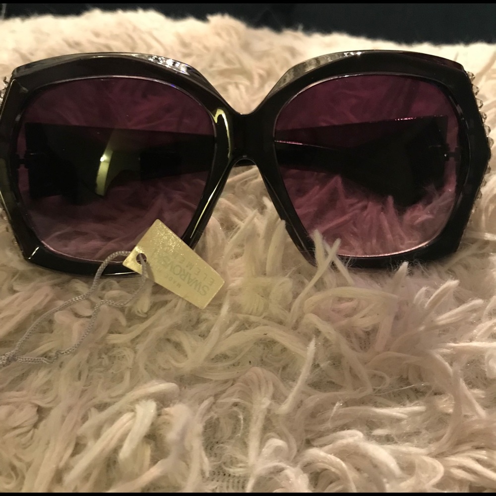 Swarovski “bling bling” light black shades